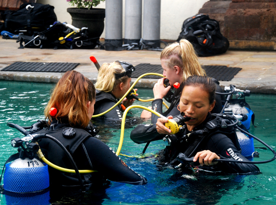Continuing Dive Education Bali