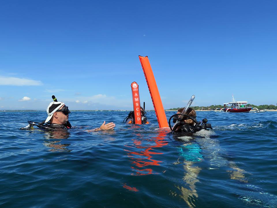 How to behave in a strong current in Bali