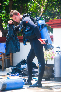intern divemaster