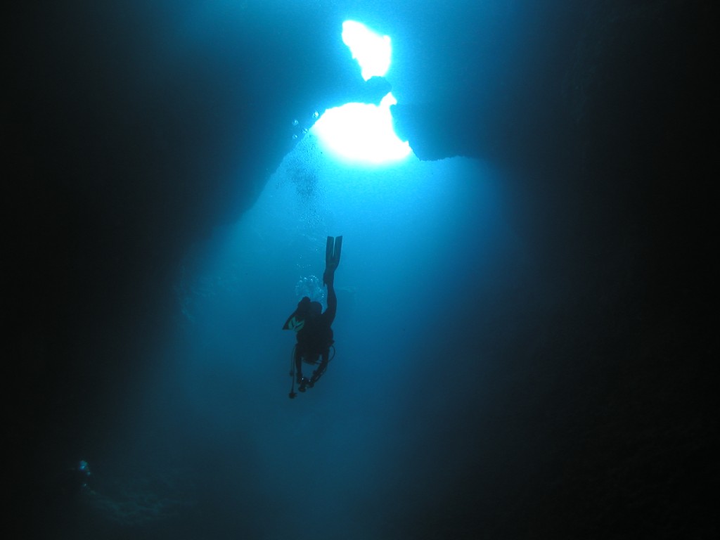 diver ascending