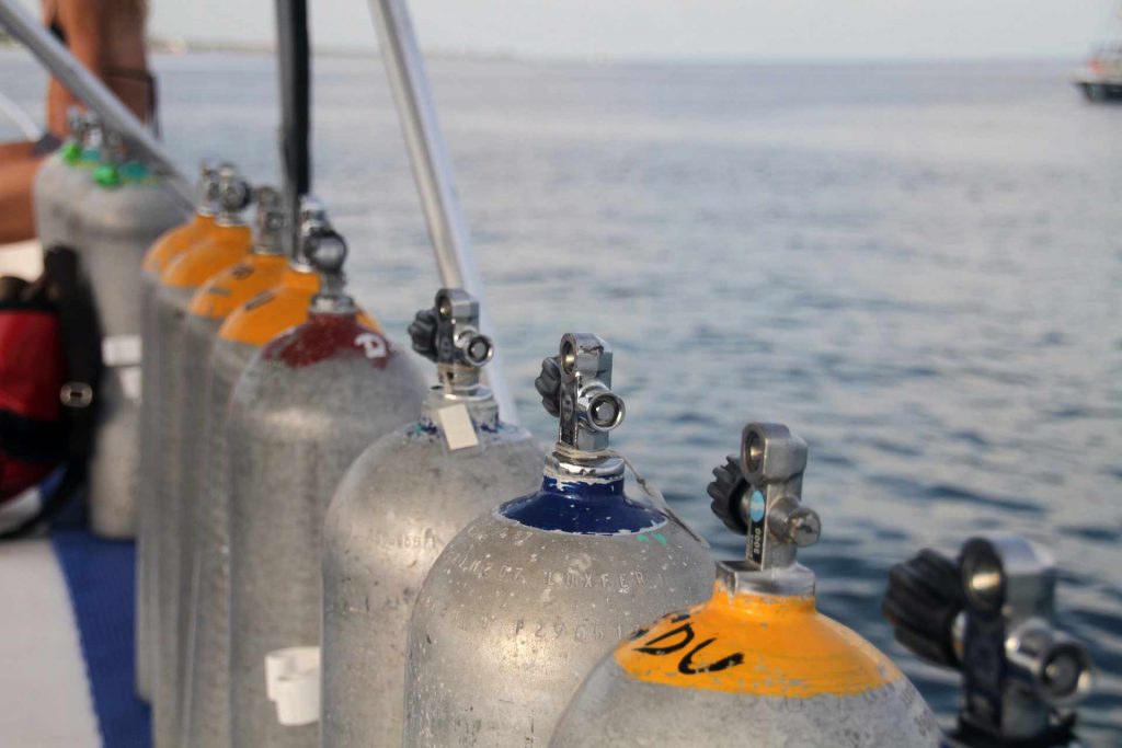 scuba-tank-diving-equipment